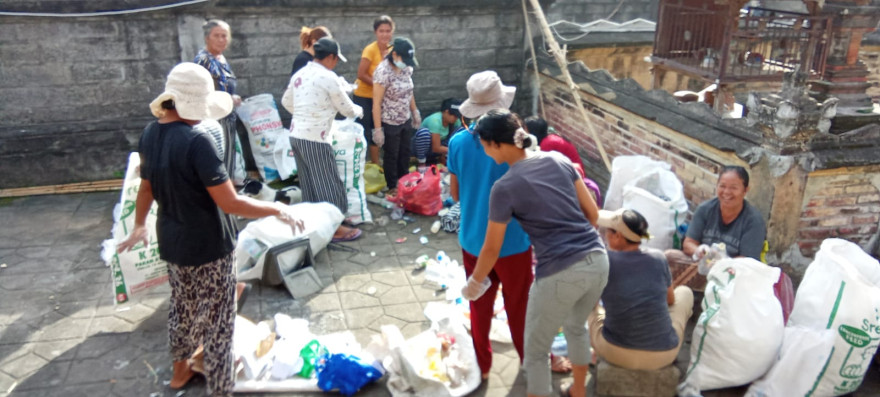 Giat Bank sampah Di desa Kaba-Kaba
