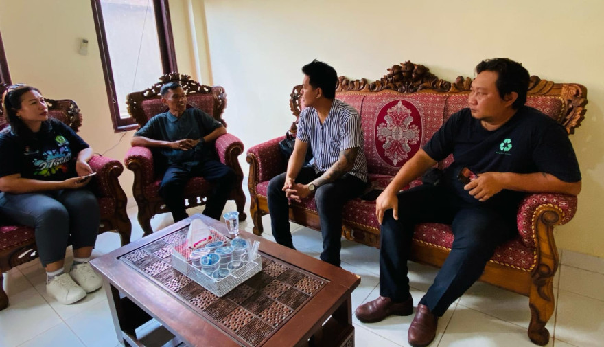 KOORDINASI DENGAN PIHAK MBM UNTUK MENGAKTIFKAN KEMBALI BANG SAMPAH DI DESA